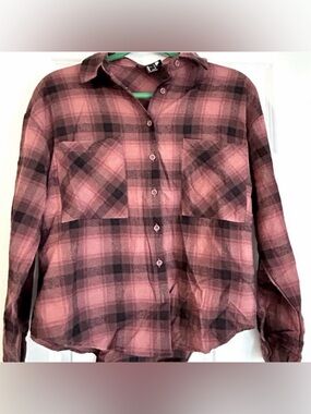 Forever 21 Women’s Pink and Black Plaid Flannel Shirt Grunge 90s Vibes Small